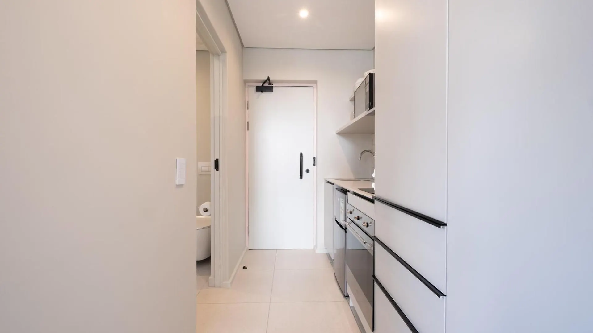 The Rose 408: Central City Studio Apartment Cape Town South Africa