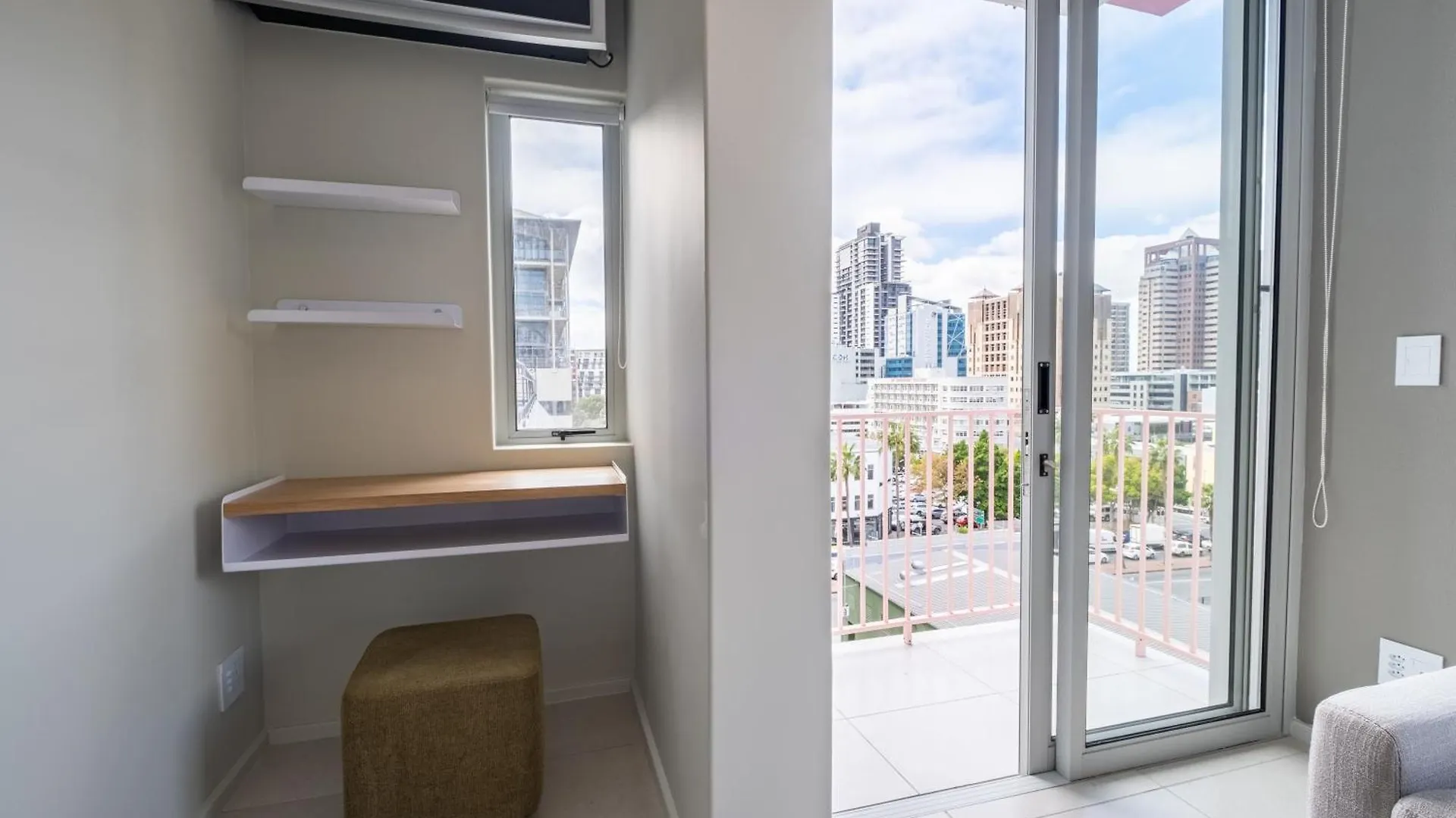 The Rose 408: Central City Studio Apartment Cape Town