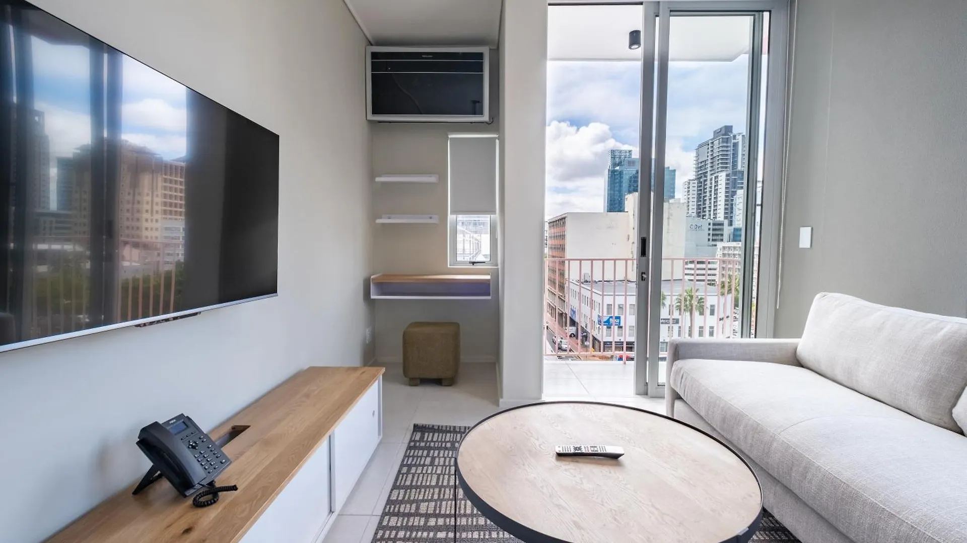 The Rose 408: Central City Studio Apartment Cape Town