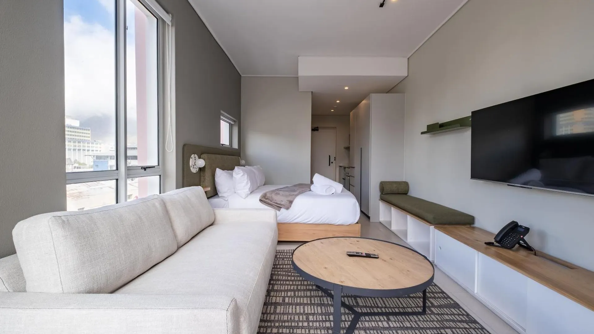 The Rose 408: Central City Studio Apartment Cape Town